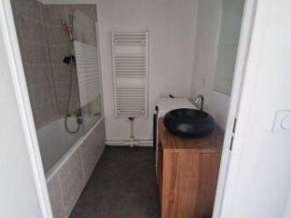  Appartement à louer 3 pièces 60 m²