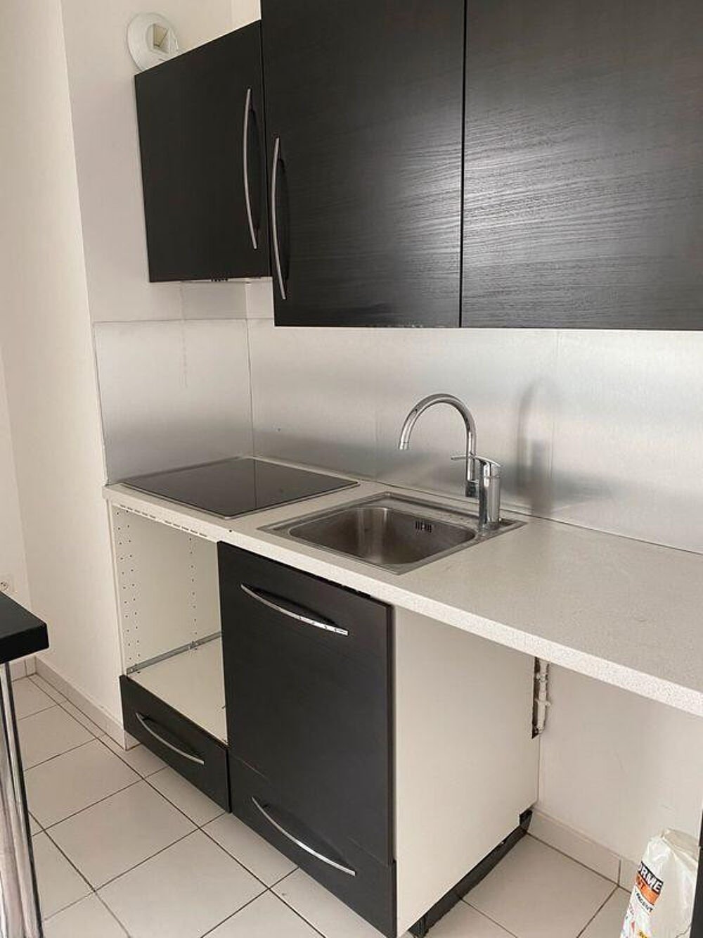 Location Appartement Appartement 50m2, bon état à proximité de la Gare Plaisir