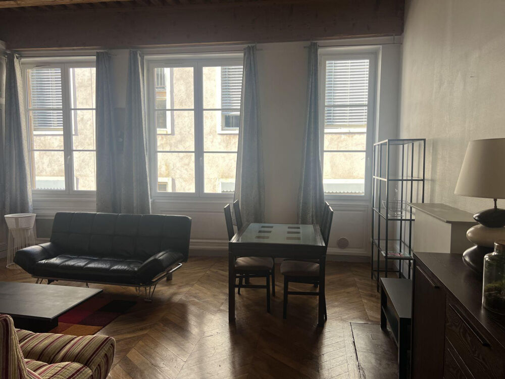 Location Appartement 47 m2 de  charme près Terreaux Lyon 1