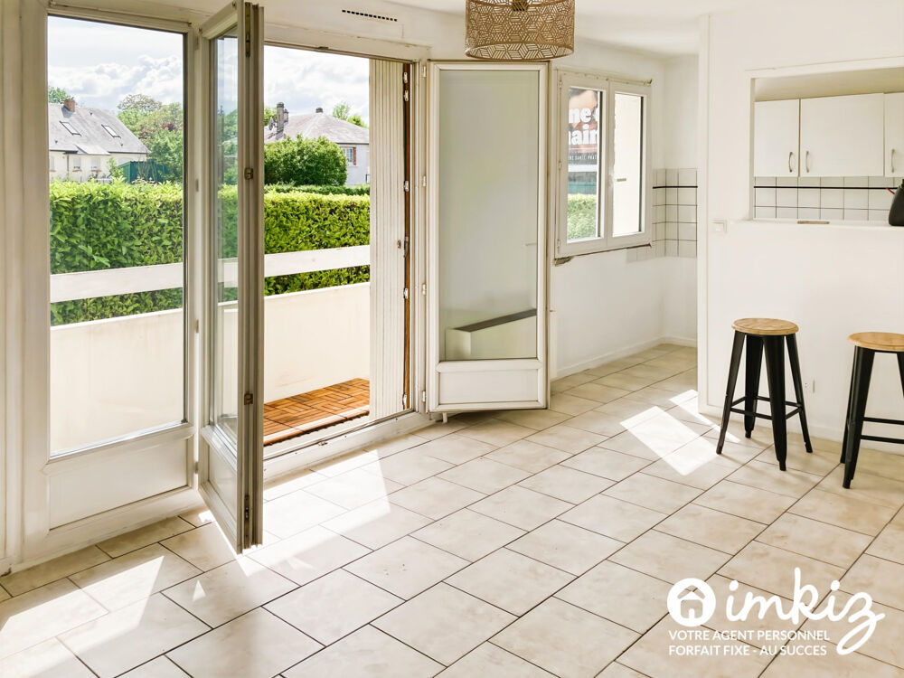 Studio avec balcon, parking et cave