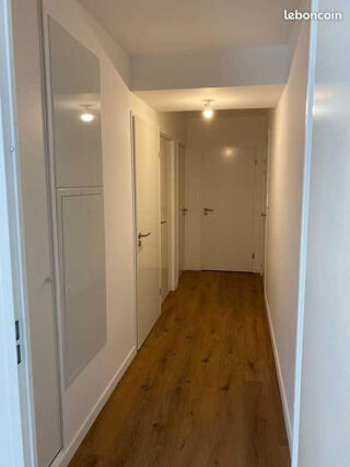  Appartement à louer 3 pièces 74 m²