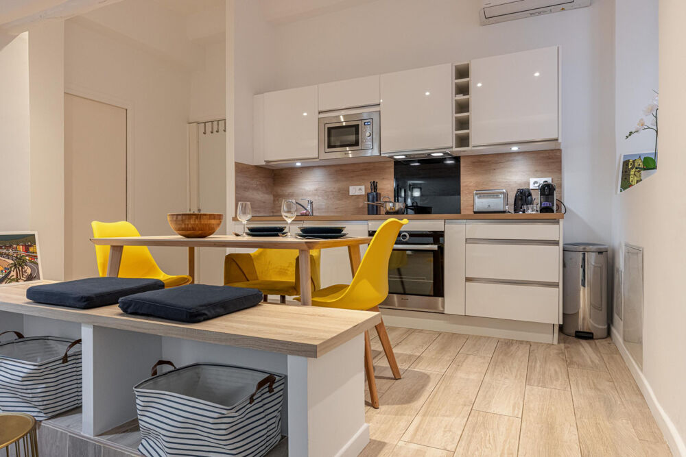 Vente Appartement Nice - Vieux Nice - Charmant 2 pièces de 42 m² entièrement rénové au coeur de la vieille ville Nice