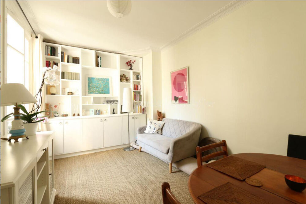 Location Appartement 2 pièces meublé 42 m² très calme. Paris 7E 1.950 € Paris 7