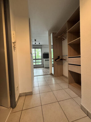  Appartement à louer 1 pièce 28 m²