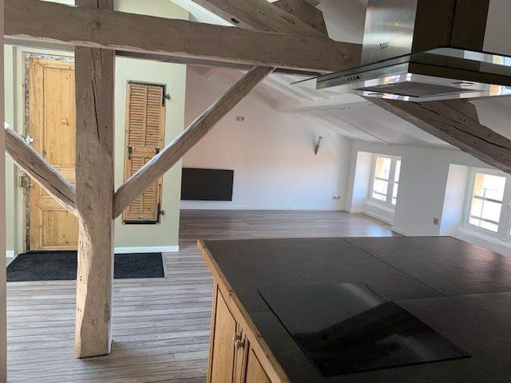 Location Appartement Bd valbenoite f2 refait a neuf 60m2 atypique Saint-Étienne