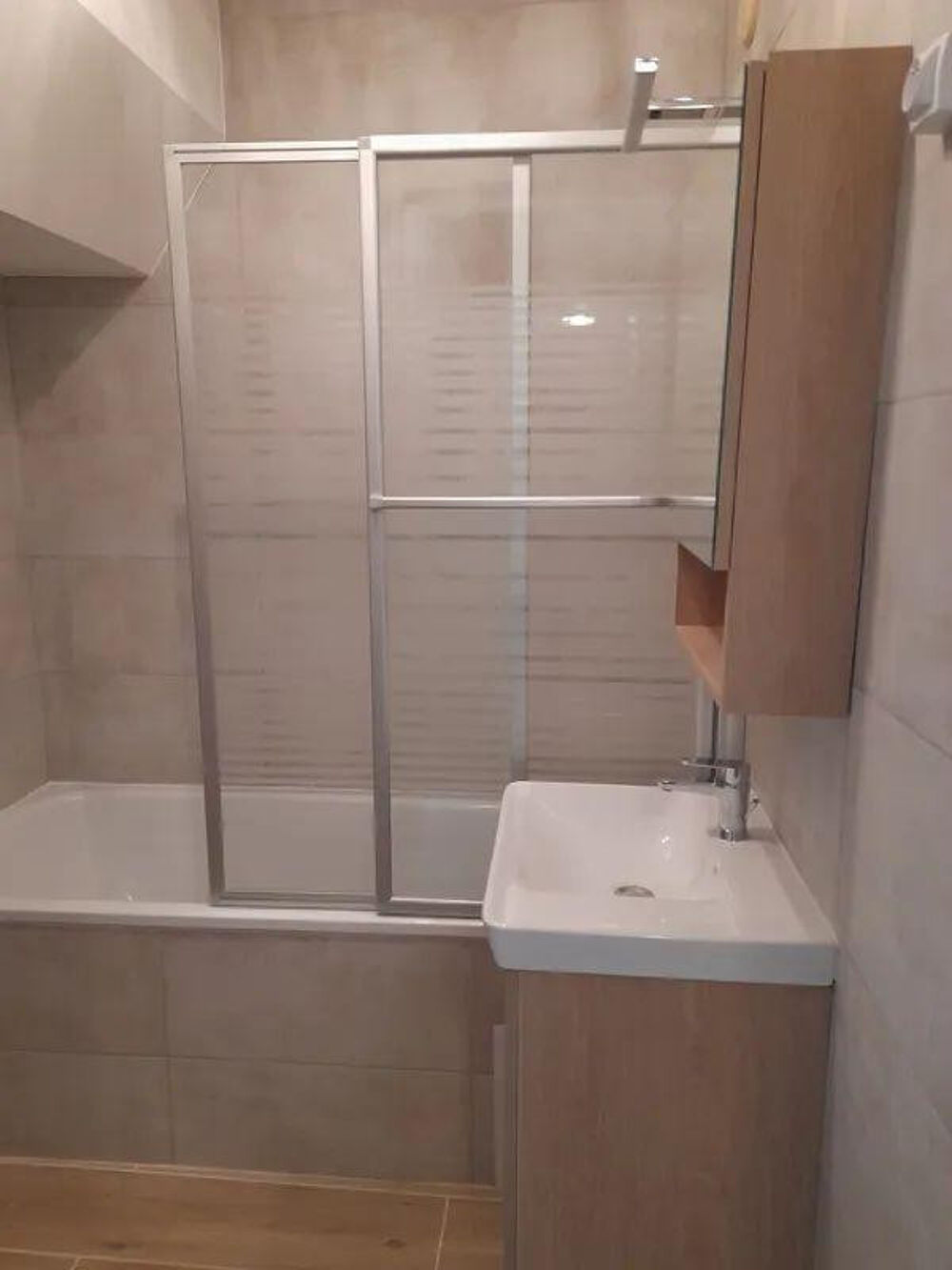 Location Appartement Beau T3 70 m² dernier étage quartier Poudrette Villeurbanne