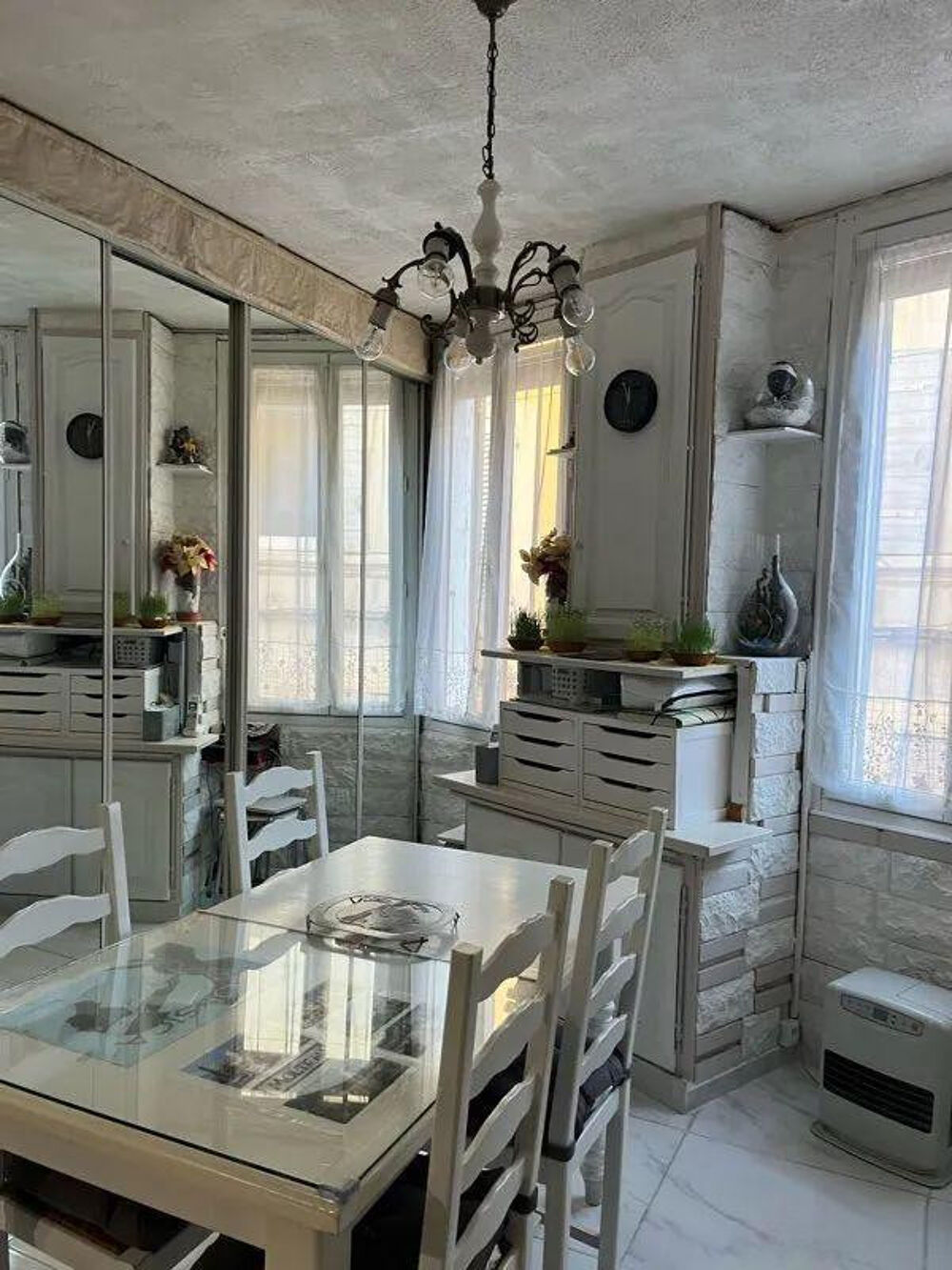 Location Appartement Beau 2P meublé 41m² au cœur du Panier Marseille 2