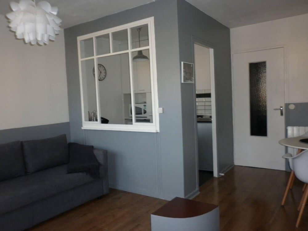 Location Appartement Beau studio meublé 30 m2 + balcon (3 mois min.) Aubervilliers