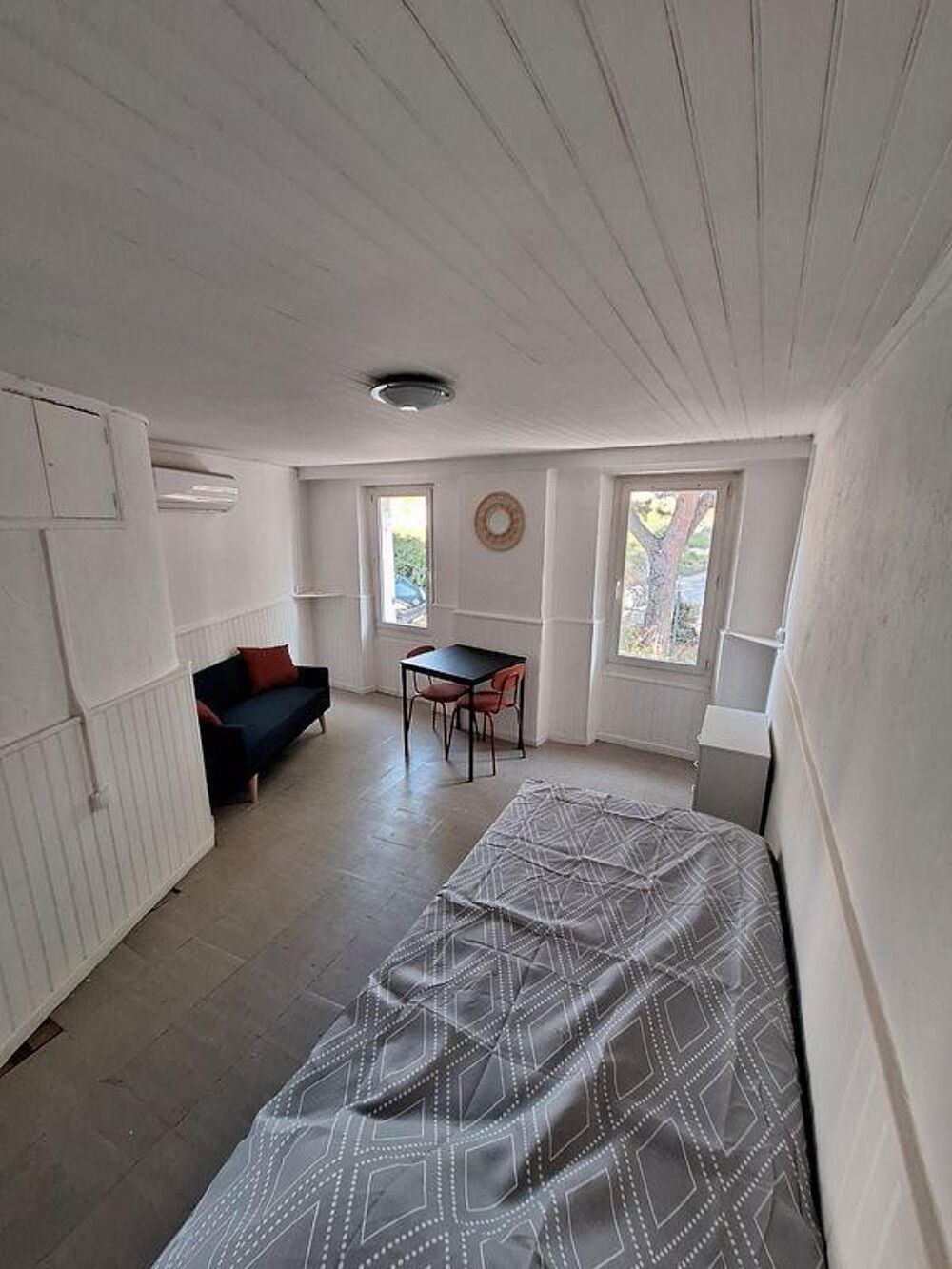 Location Appartement T1 meublé 21 m² – Vue mer, climatisation & lumière Marseille 2