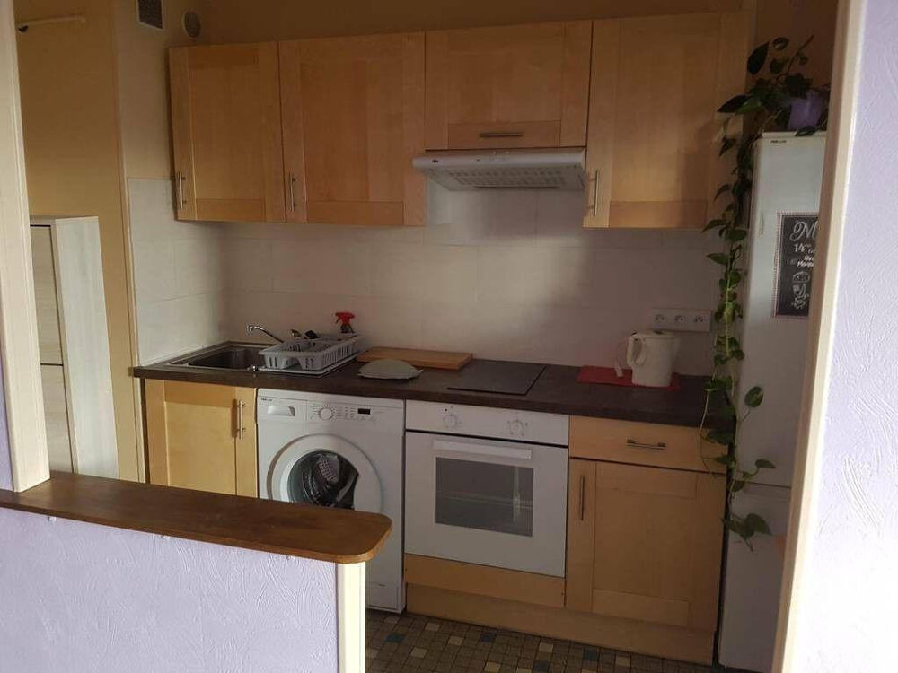 Location Appartement Grand studio meublé 37m² proche RER B Laplace Arcueil