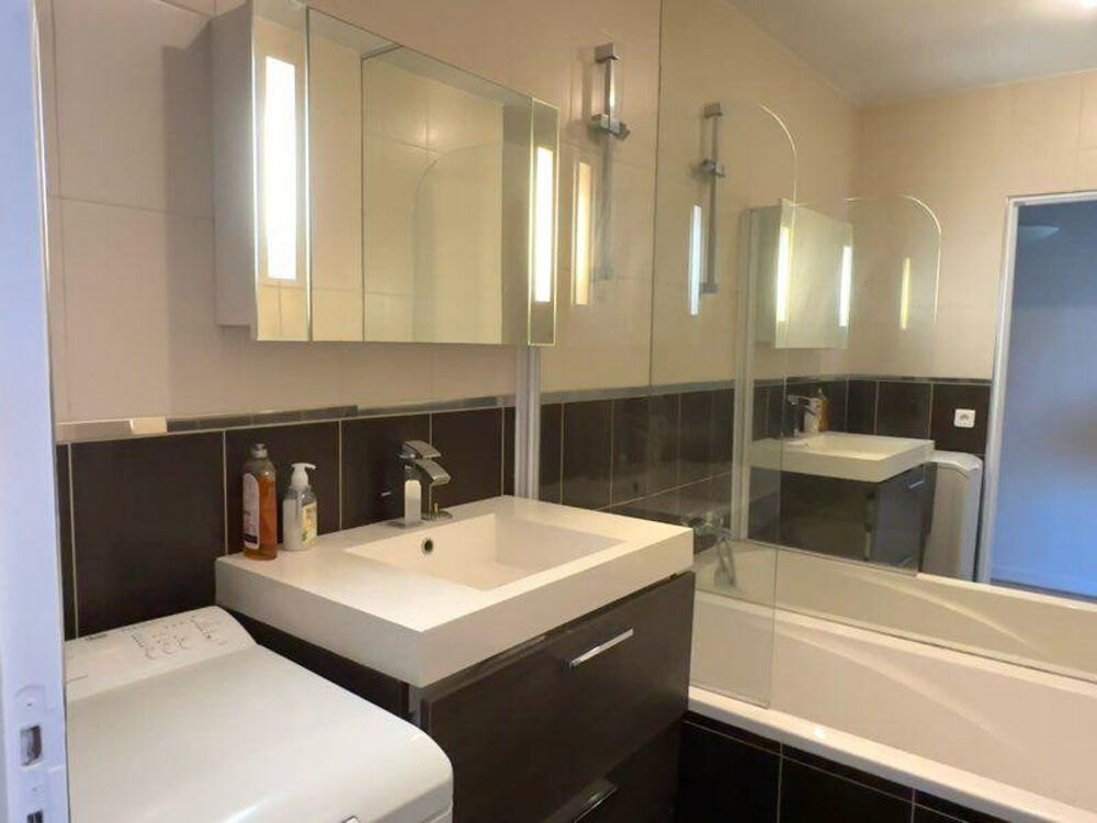 Location Appartement Vaste studio meublé 35m2 dernier étage Rocquencourt