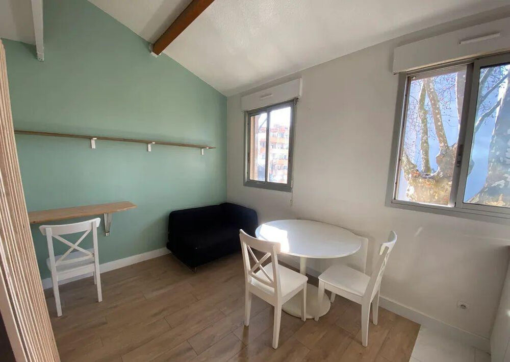 Location Appartement Loue Studio meublé 19m² mezzanine St-Michel/Busca Toulouse