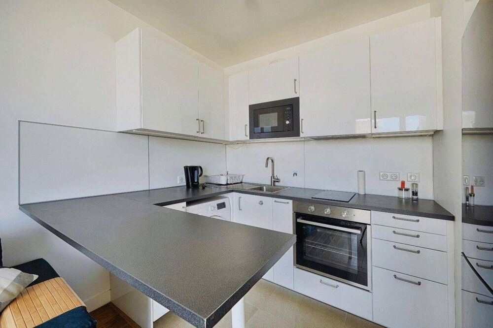 Location Appartement Beau studio meublé 27m² avec vue Tour Eiffel Issy-les-moulineaux