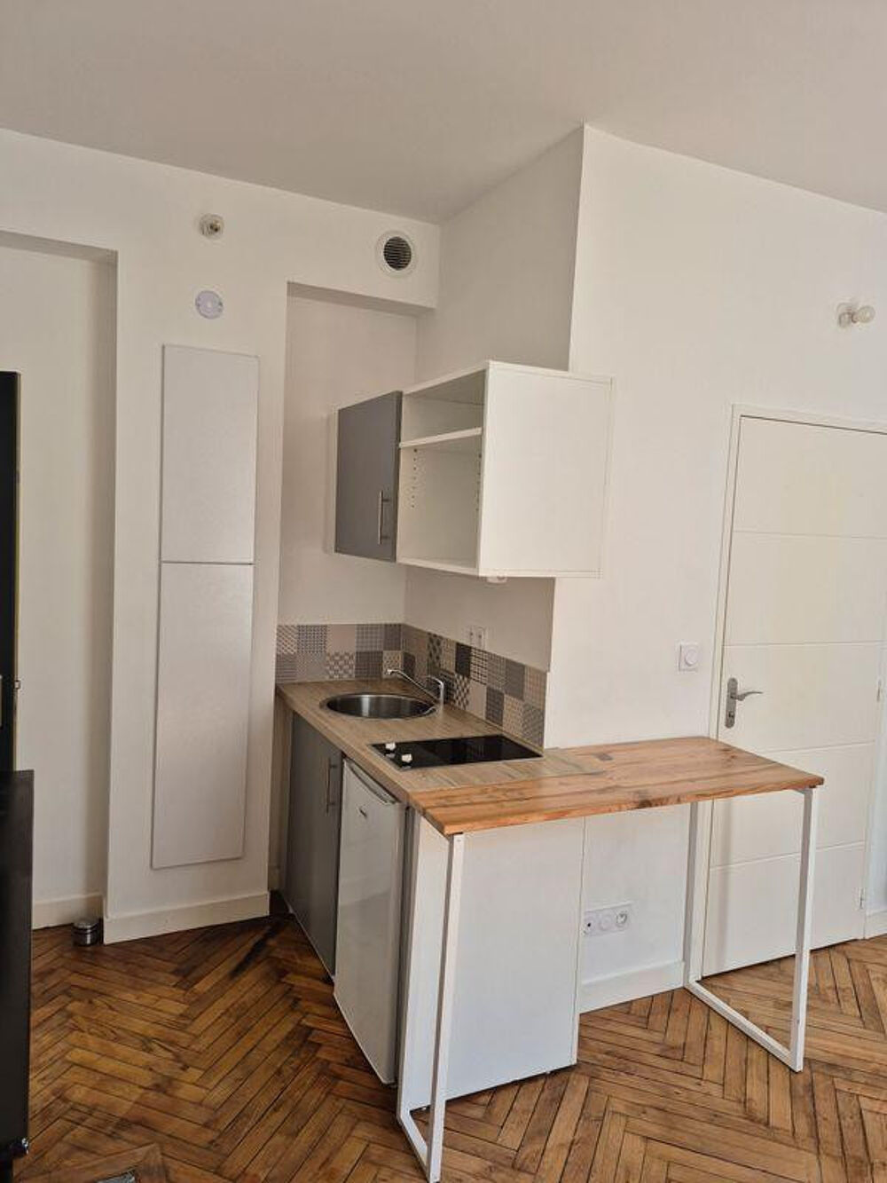 Location Appartement Beau studio 17m² Nantes centre Nantes
