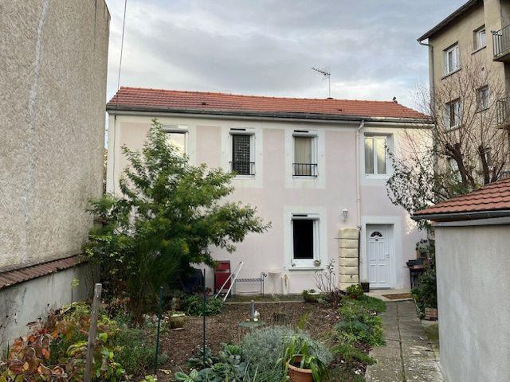 Vichy maison 2 chambres, jardin, parking au calme