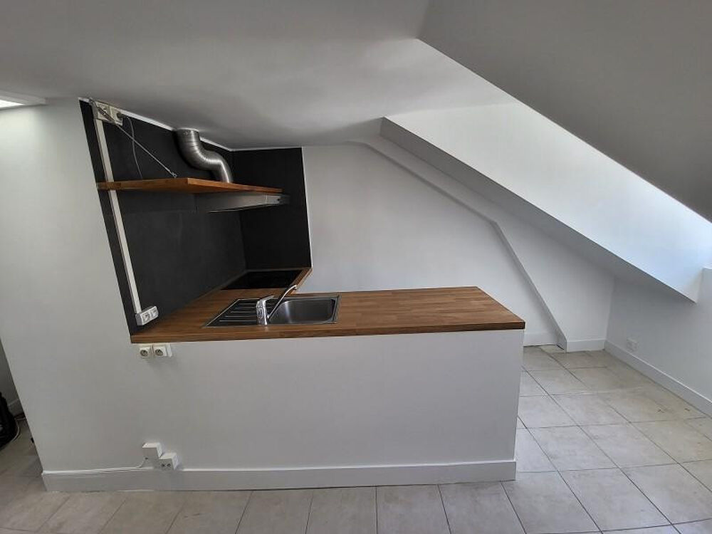 Location Appartement 2 pièces mansardé Paris 9ème Paris 9