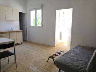  Appartement à louer 2 pièces 28 m²