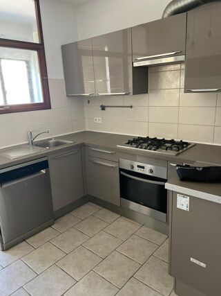  Appartement � louer 4 pi�ces 99 m�