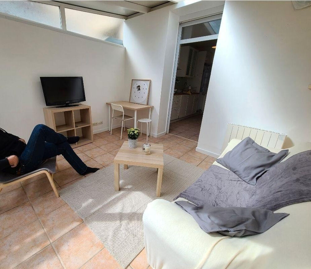 Location Appartement Apparemment Bordeaux Bastide cour extérieure Bordeaux