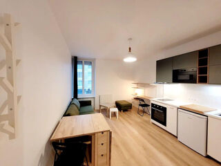  Appartement à louer 2 pièces 32 m²