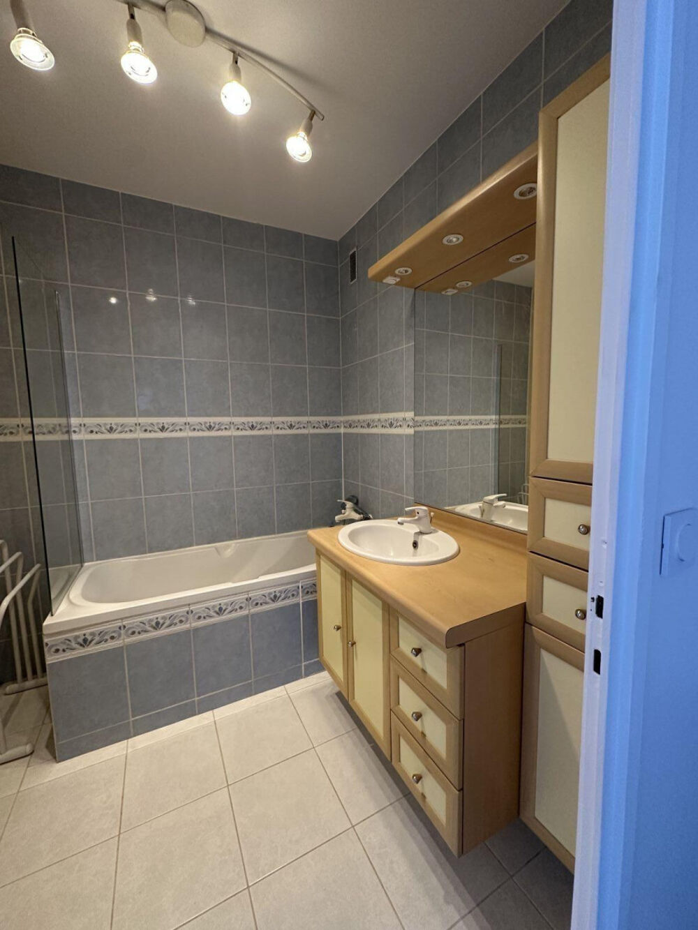 Location Appartement T5 meublé à louer 94320 Thiais quartier scolaire Thiais