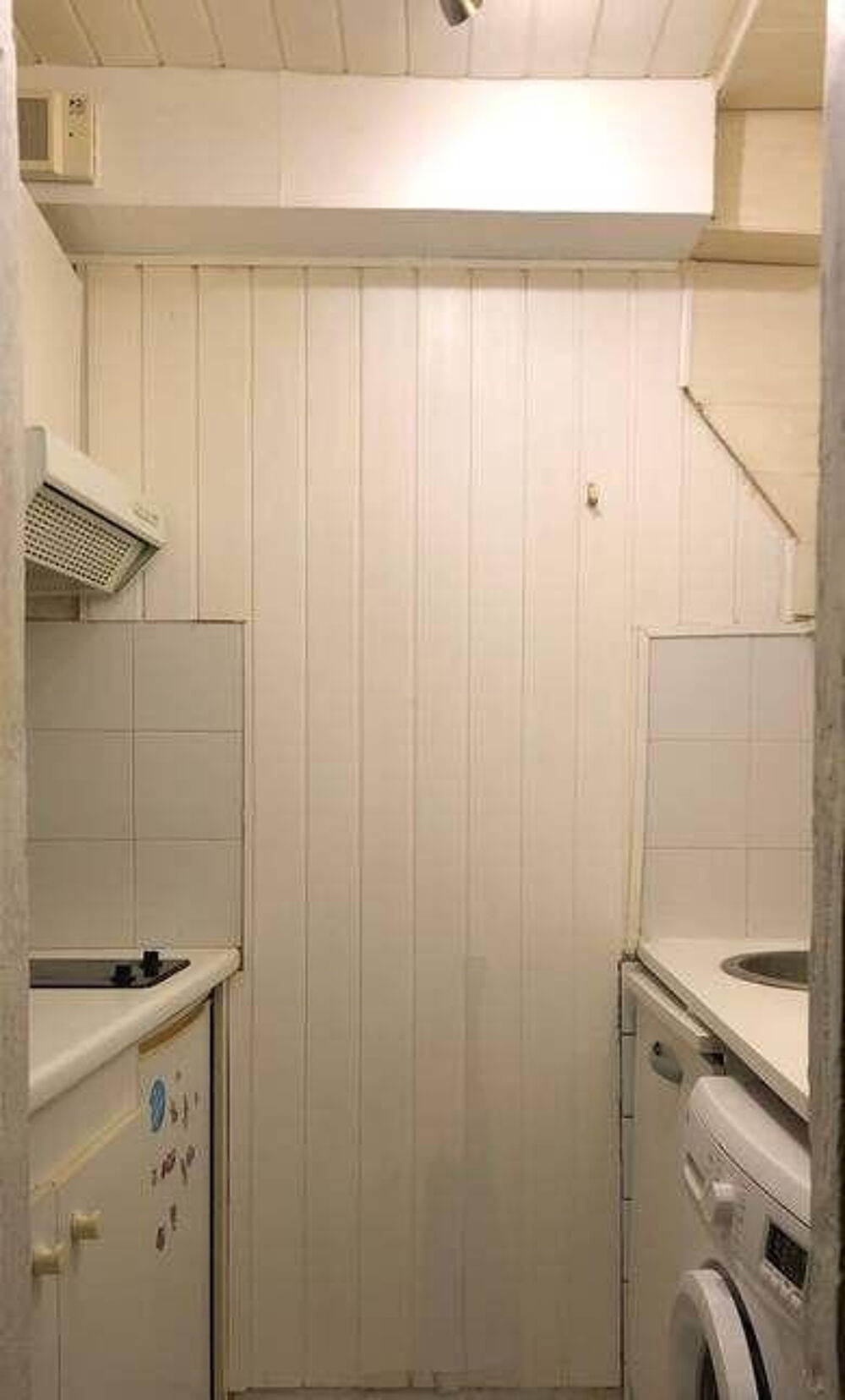 Location Appartement Superbe studio meublé 25m² maisonnette sur cour Paris 11