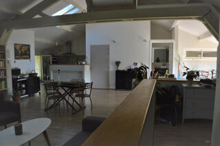  Appartement à louer 2 pièces 105 m²