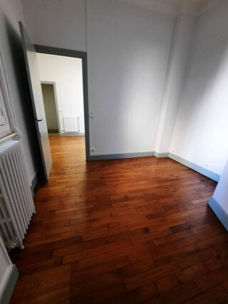  Appartement à louer 2 pièces 32 m²