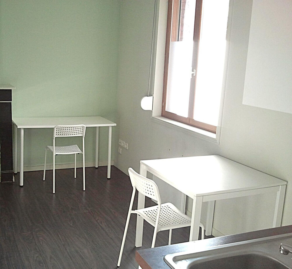 Dans petite residence étudiants quartier calme