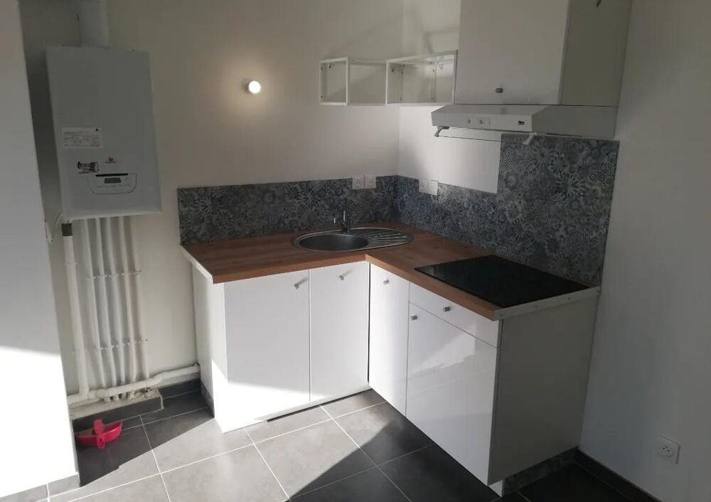 Location Appartement Beau T2 récent 35m² avec terrasse 14m² Marseille 10