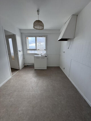  Appartement à louer 5 pièces 91 m²