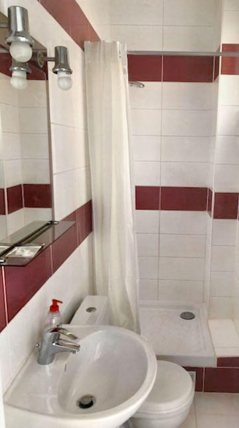 Location Appartement 2 pièces meublé dans un immeuble de charme Neuilly-sur-seine