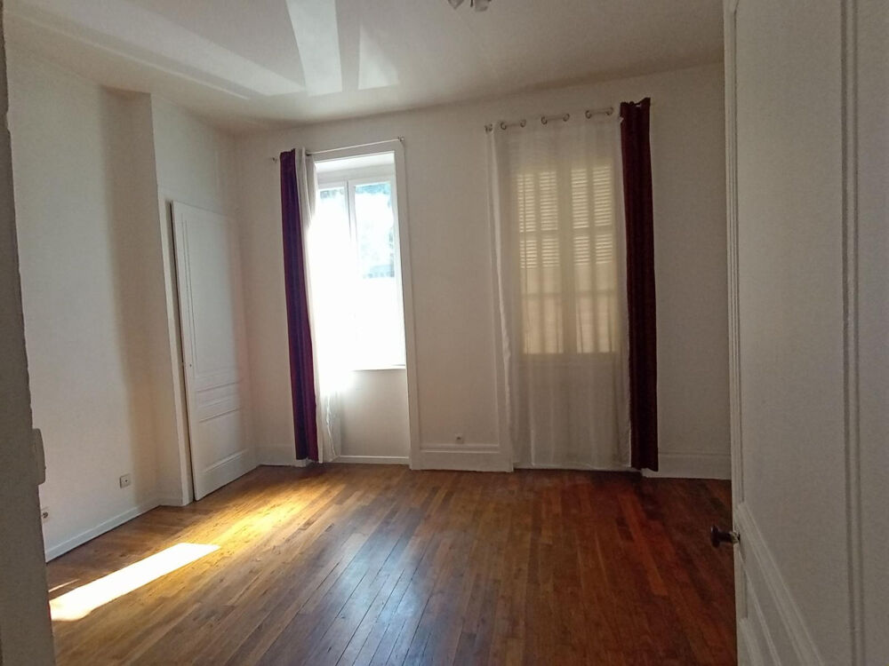 Location Appartement F2 + jardin privatif - 58m² métro CUSSET (ligne A) Villeurbanne