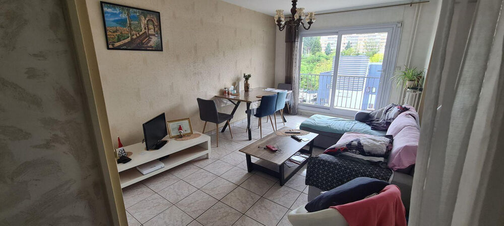 Location Appartement Appart calme et très stratégiquement placé Saint-Étienne