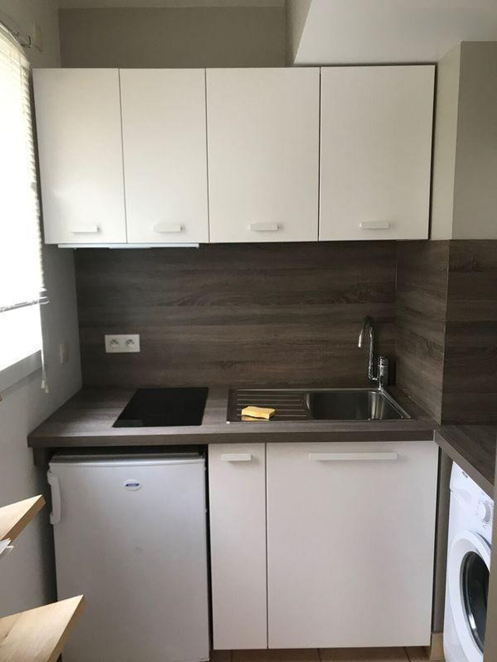 Location Appartement Joli Studio meublé avec balcon, clair et calme Vanves