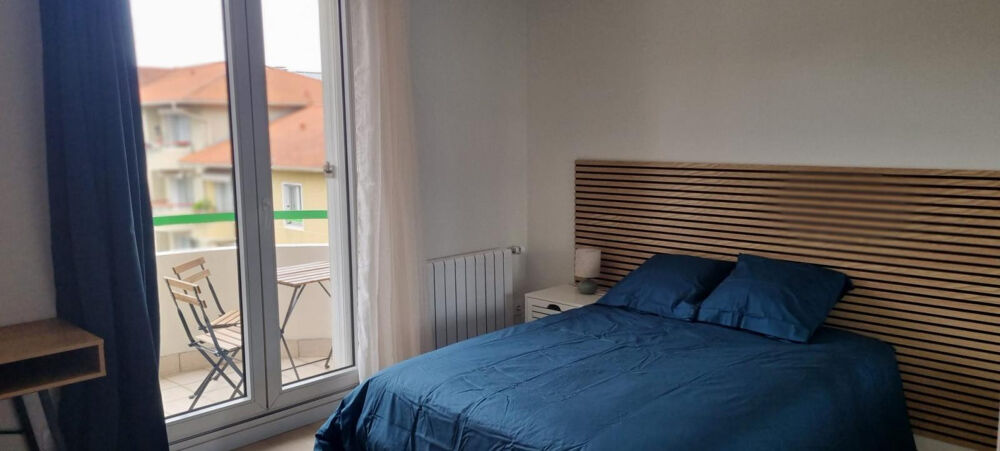 Location Appartement Chambre disponible dans colocation meublée Villeurbanne