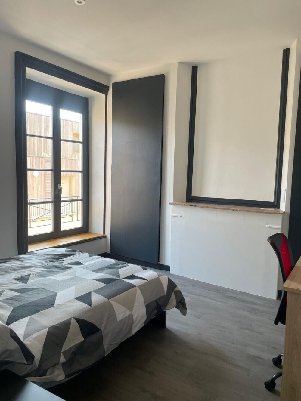 Bel appartement T3 entierement rénové et meublé