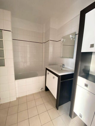  Appartement à louer 1 pièce 32 m²