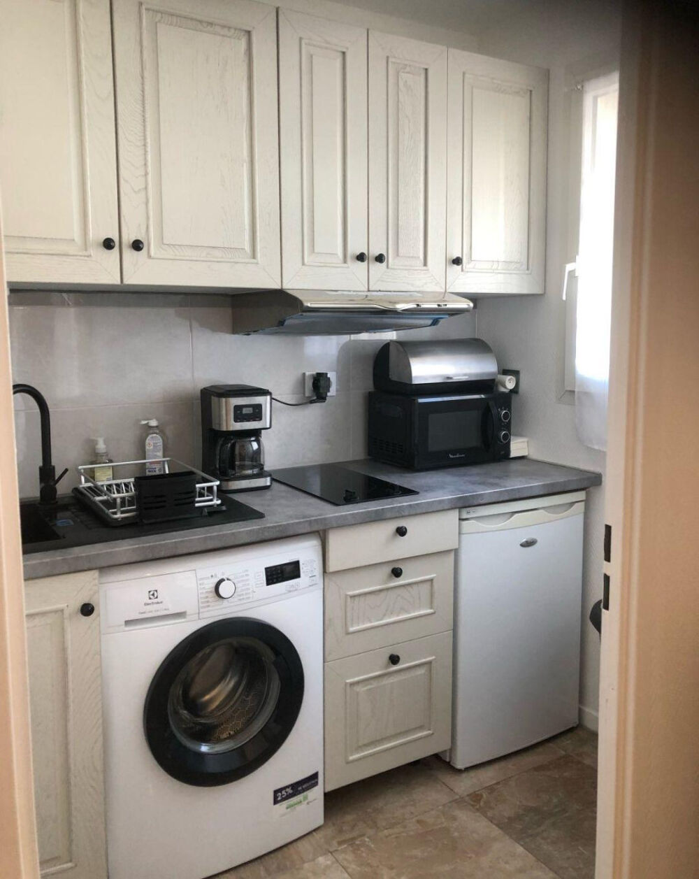 Location Appartement Beau studio meublé 22m² en plein centre ville Bondy