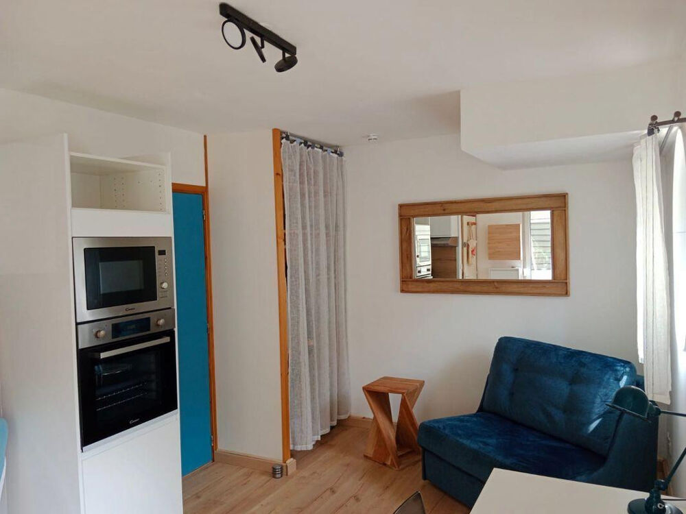 Location Appartement Joli studio meublé au calme. Rue St Eloi. Lille Lille