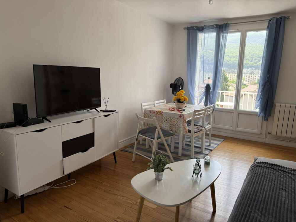 Location Appartement Fontaine superbe T3 meublé/tout équipé/bien situé Fontaine
