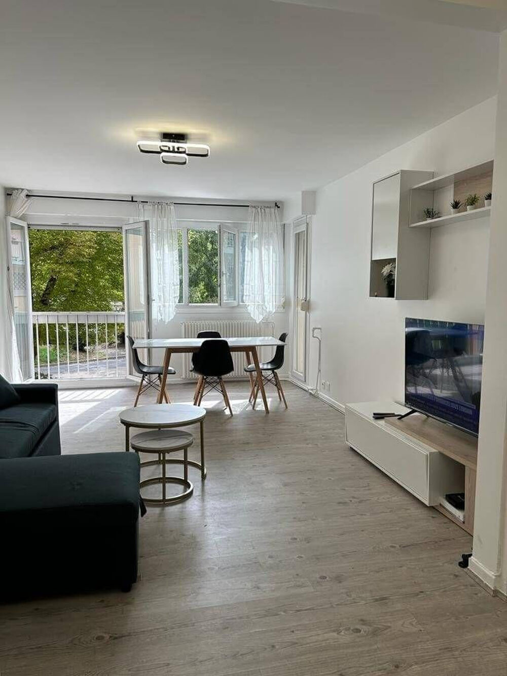 Location Appartement Chambre dispo dans belle coloc à Evry Évry-courcouronnes