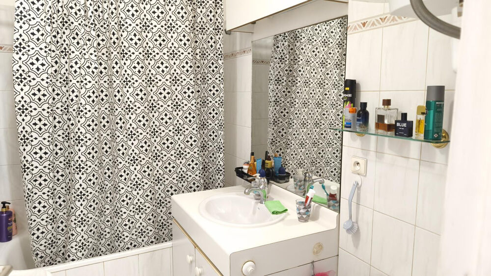 Location Appartement Studio lumineux Marseille 8