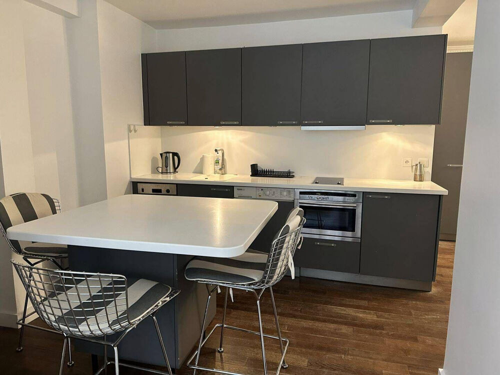 Location Appartement Beau 2P 37m² très calme proche quais de Seine Paris 8