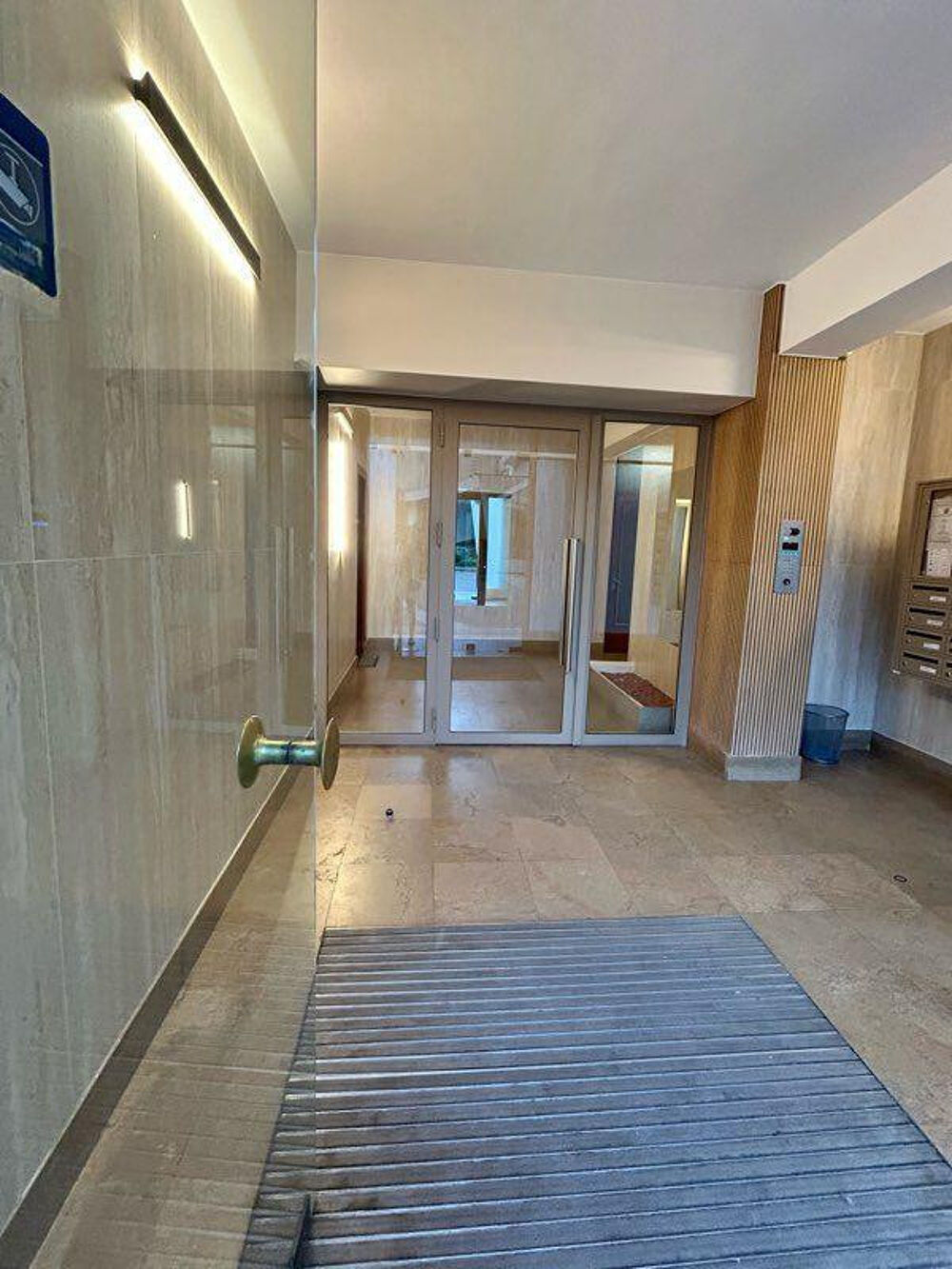 Location Appartement Studio meublé – Paris 15e -27m² Paris 15