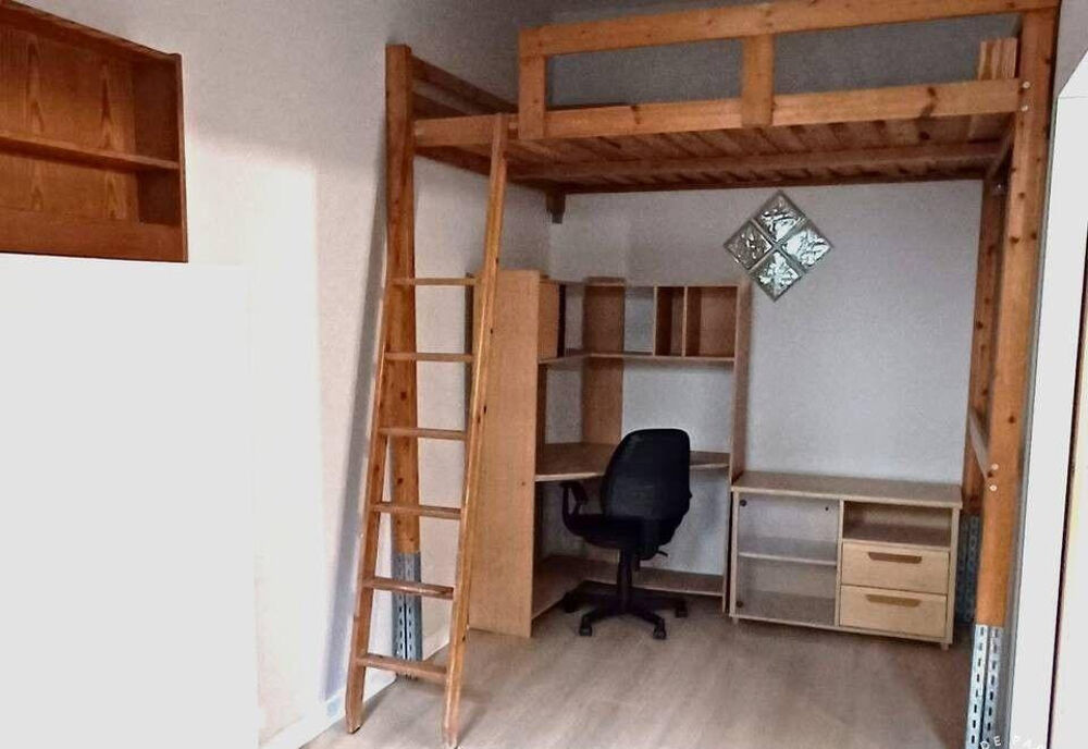 Location Appartement Beau studio 30m² rénové et partiellement équipé Saint-cloud