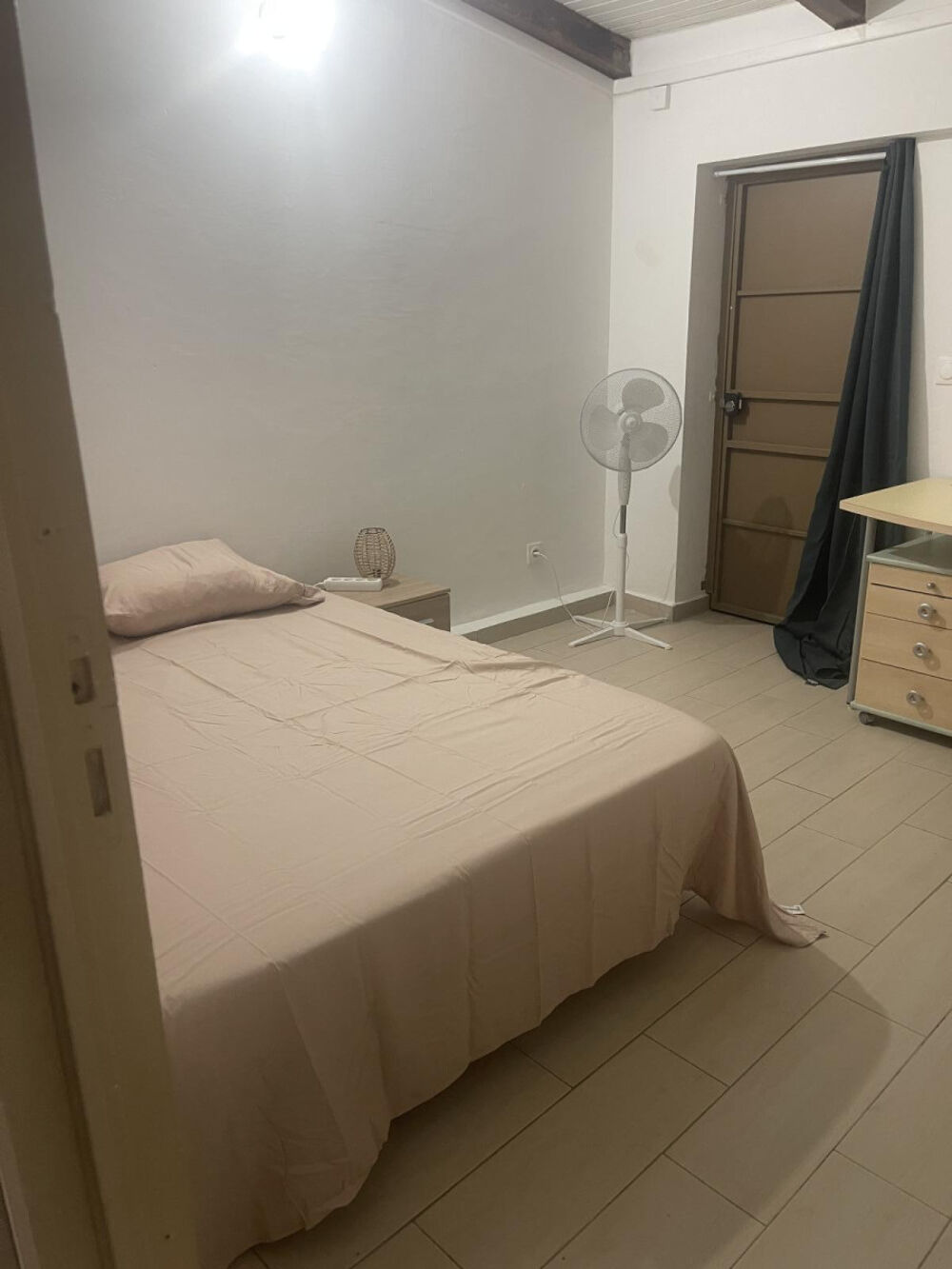 Location Appartement Chambre meublée avec balcon privatif - colocation Pointe-à-pitre