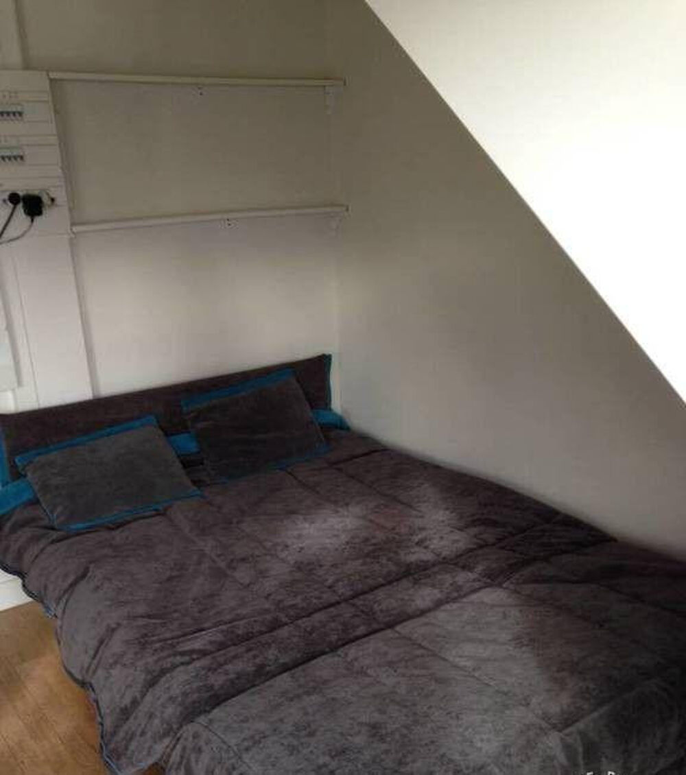 Location Appartement Beau studio meublé 26m² très bon état et aménagé Paris 17