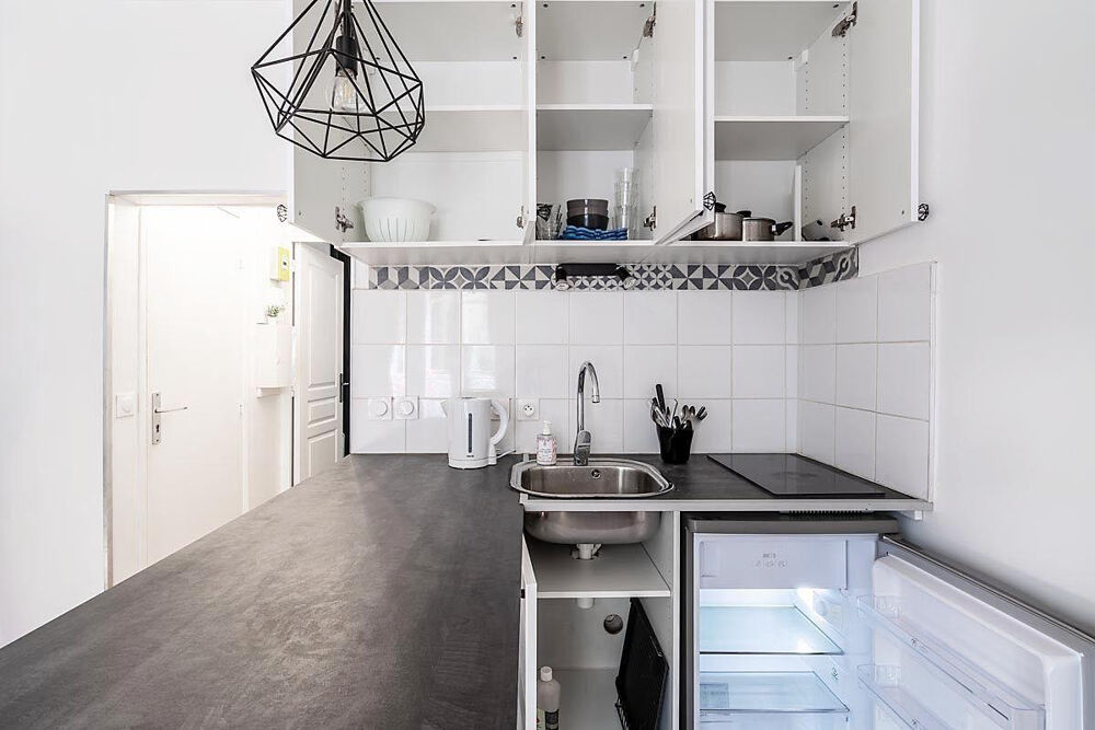 Location Appartement Beau studio meublé 16m² Paris 17