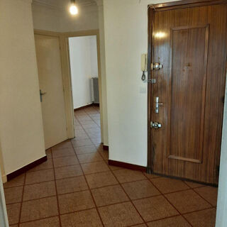  Appartement à louer 2 pièces 58 m²